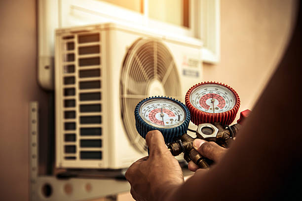 Professional Hvac technician working in Aguanga, CA